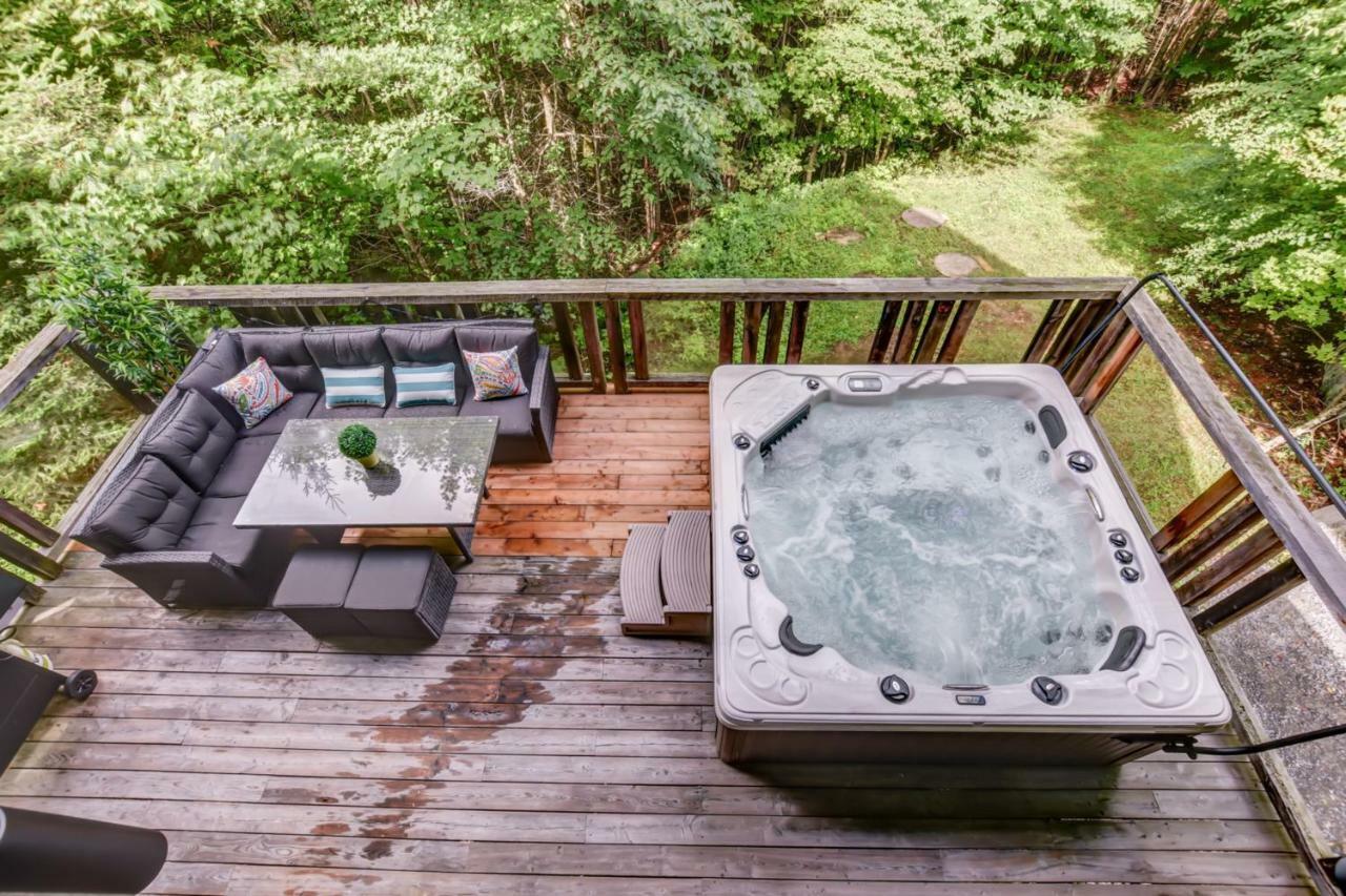 Chic Log Chalet With Hot Tub - Mont-Tremblant North Side By Reserver.Ca Lac-Superieur Exterior foto