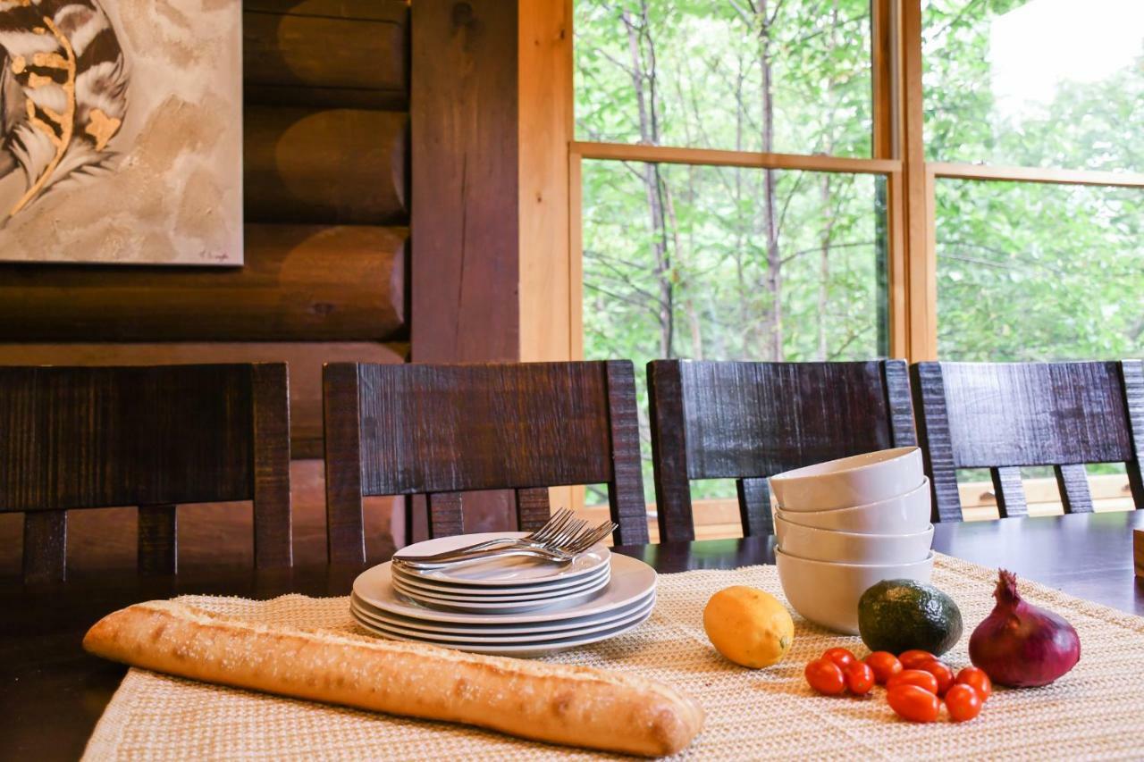 Chic Log Chalet With Hot Tub - Mont-Tremblant North Side By Reserver.Ca Lac-Superieur Exterior foto