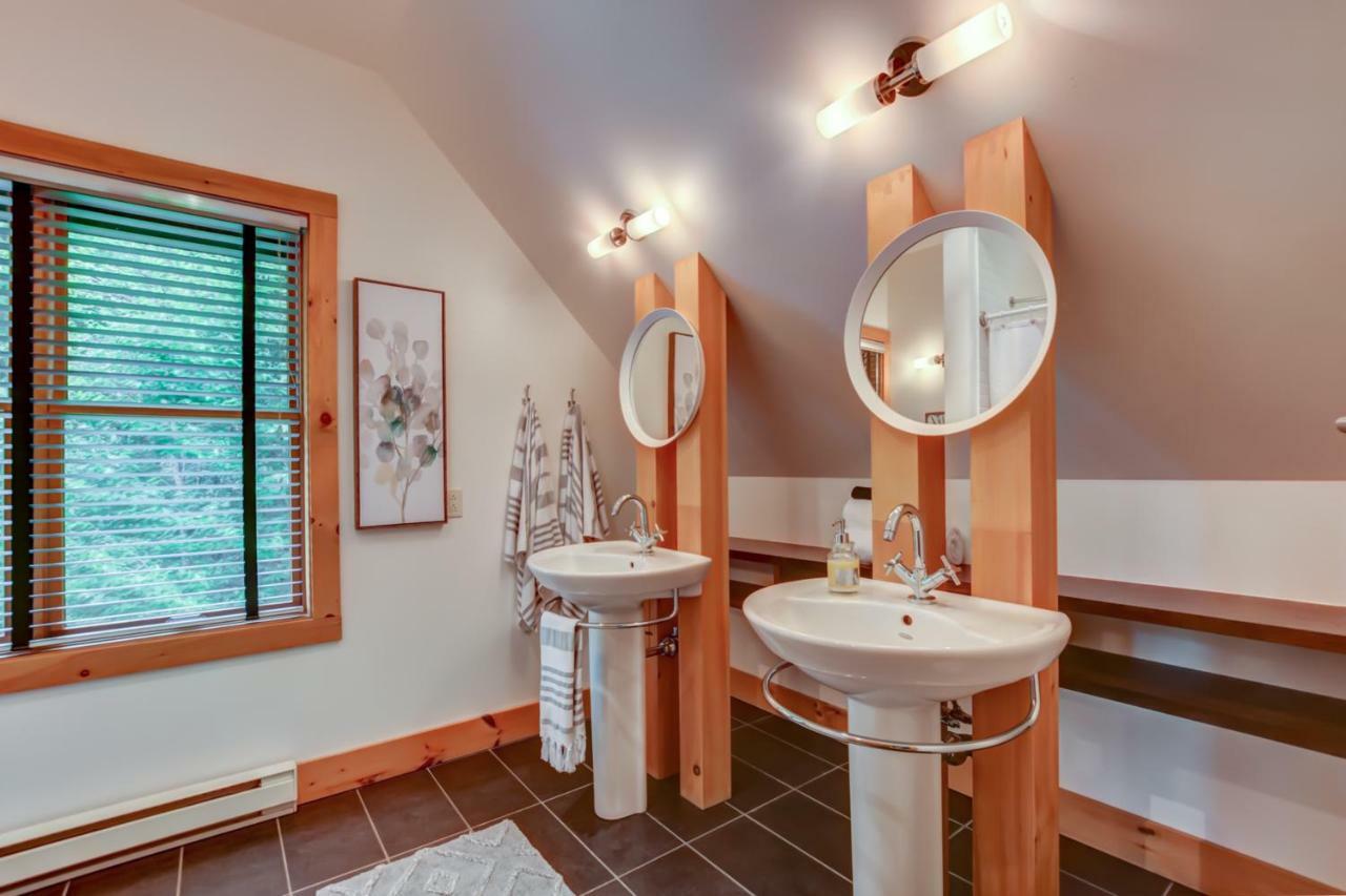 Chic Log Chalet With Hot Tub - Mont-Tremblant North Side By Reserver.Ca Lac-Superieur Exterior foto